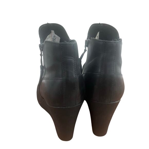 UGG Myrna Black Distressed Leather Wedge Moto Ankle Boot Booties Size 8.5 - Picture 8 of 8